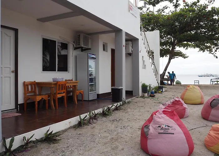 Lovely Diver Den Hostel